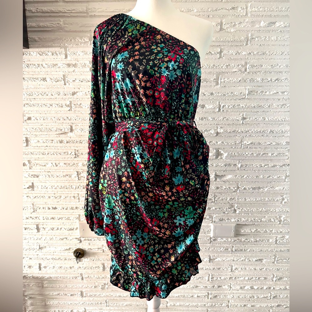 NWOT One Shoulder Dress, Size L